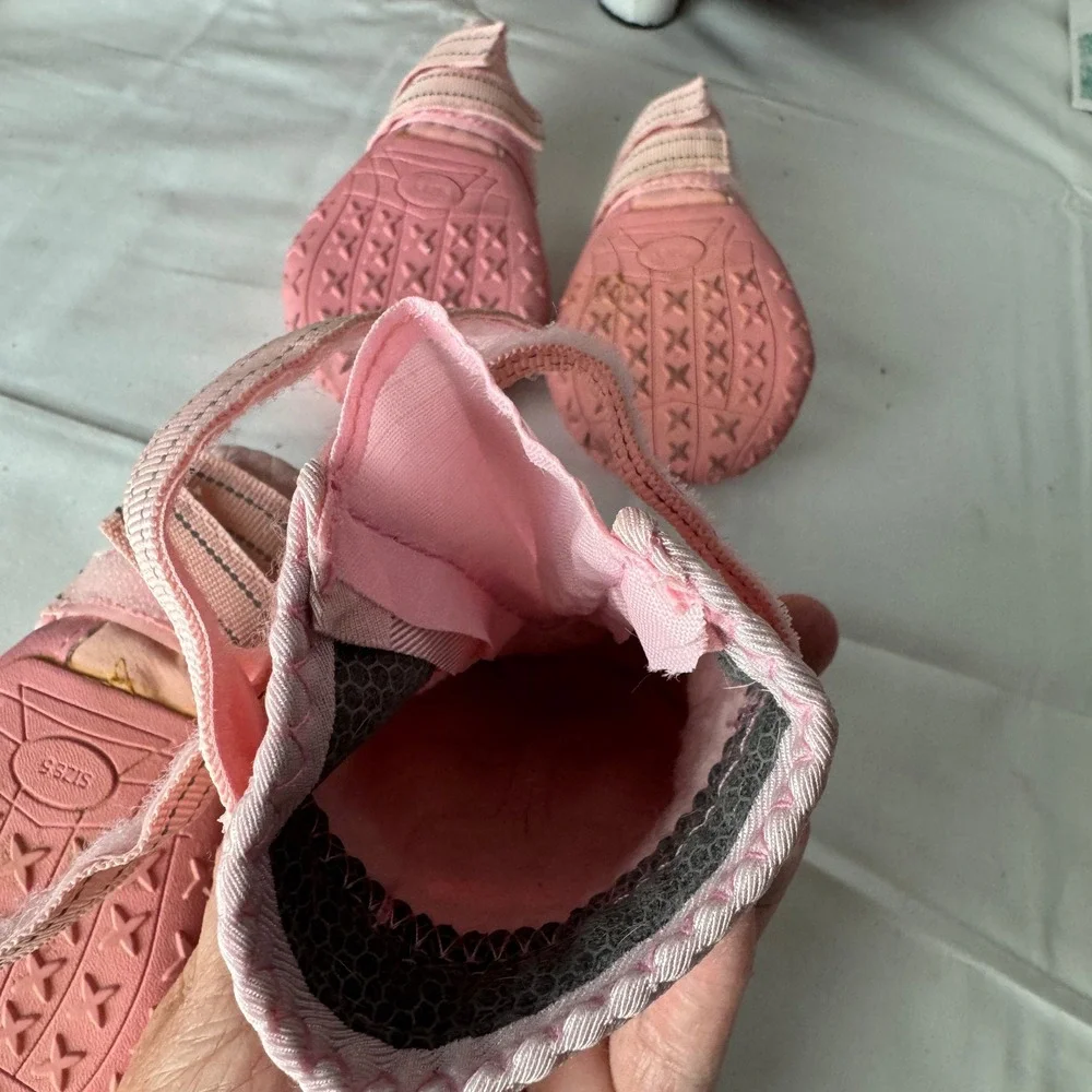 Qumy Pets Pink Dog Boots Size 5 Reflective Straps Anti-Slip Sole Set of 4‎
